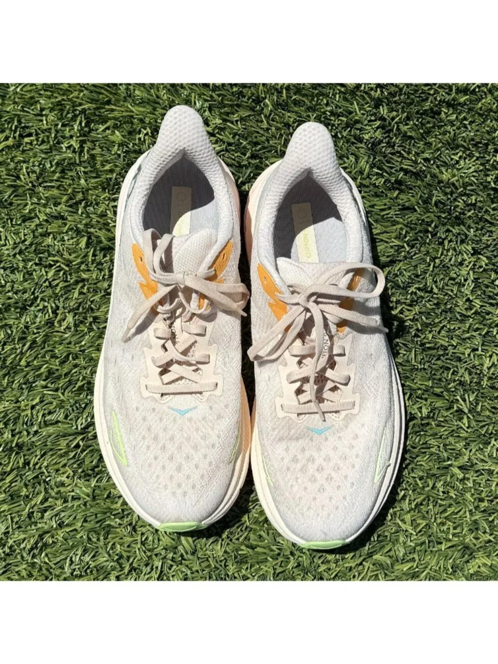 Hoka Clifton 9 Vanilla/Astral Size 11 Women’s